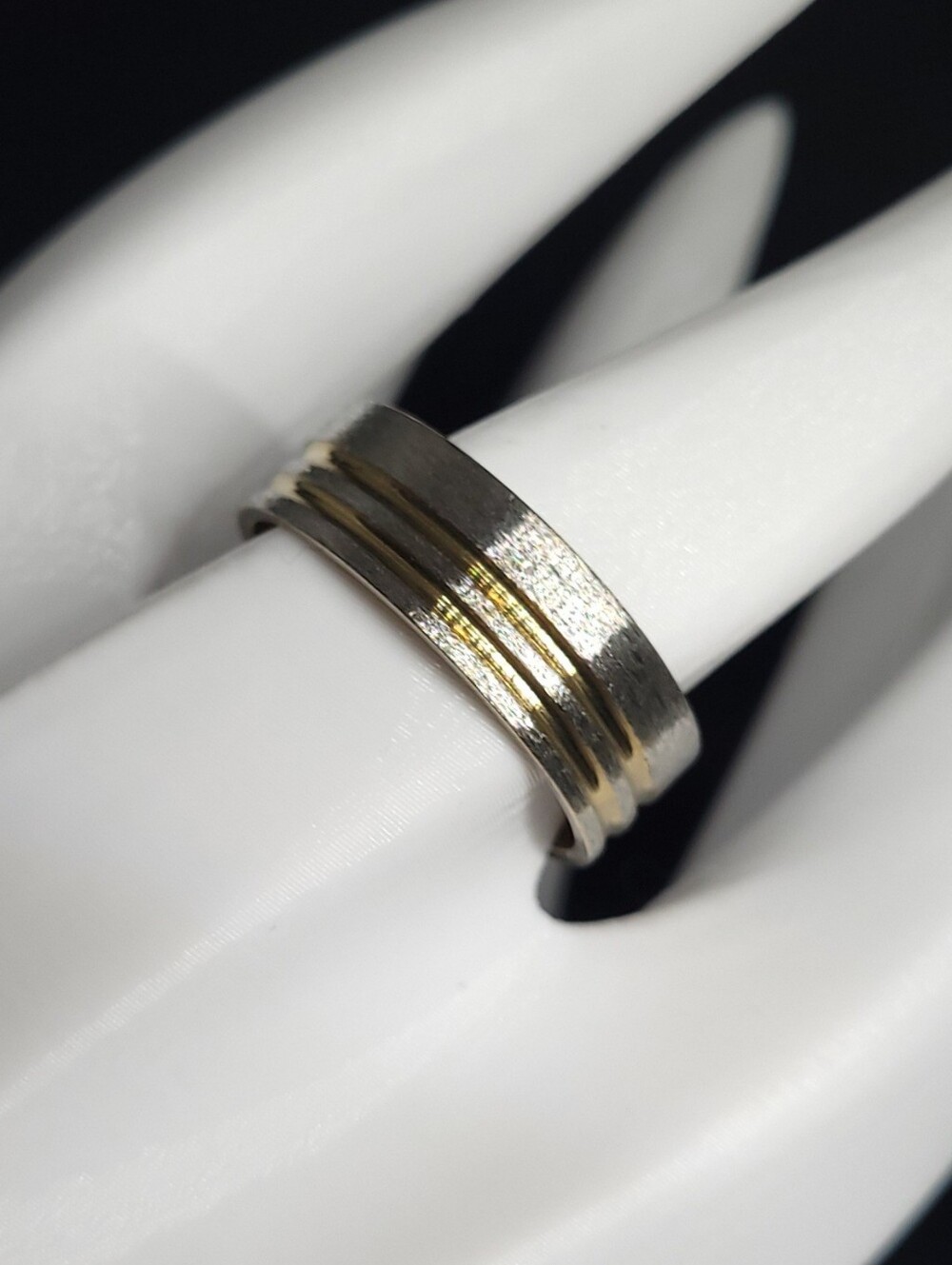 $1 | 10 | Duo-Tone Grooved Band Ring